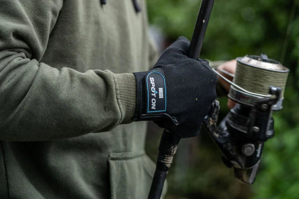 Nash Spot On Casting Glove